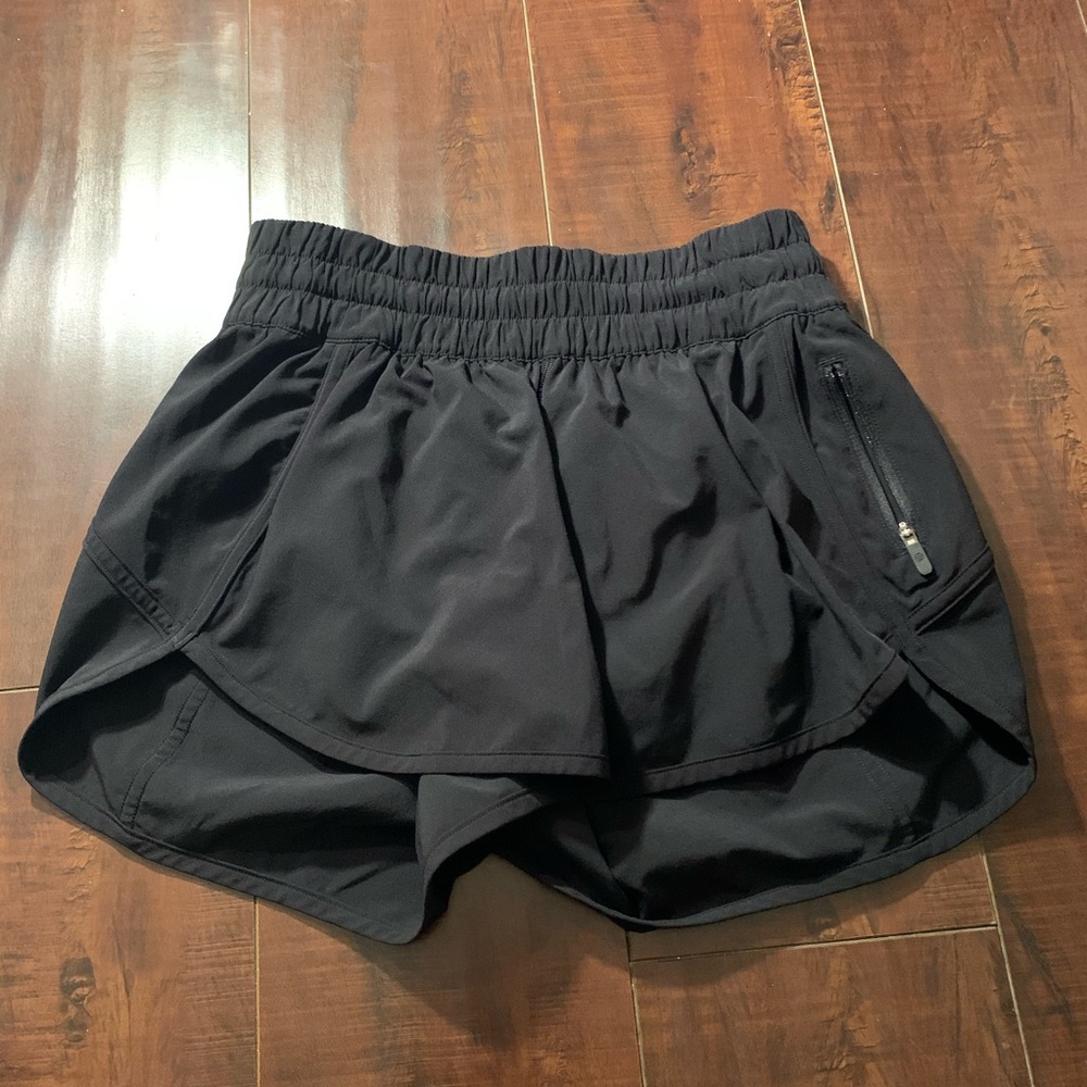 Lululemon shorts size 6